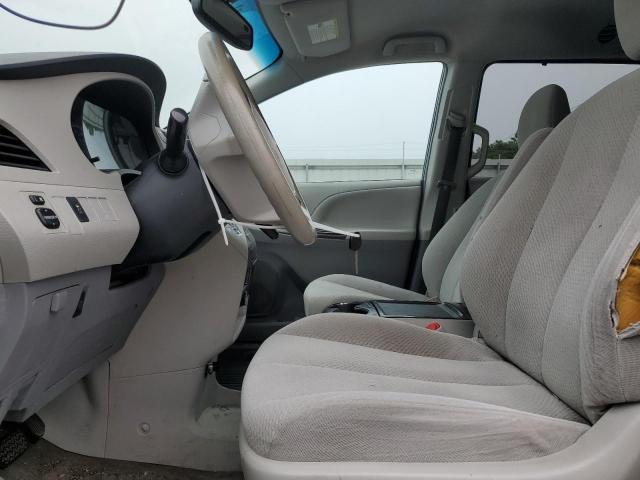 5TDKK3DC0DS393753 - 2013 TOYOTA SIENNA LE 白色 照片 7