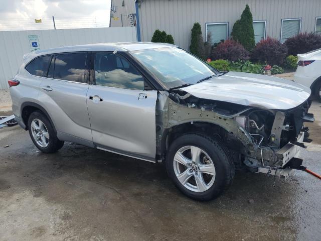 5TDZZRAH0MS054942 - 2021 TOYOTA HIGHLANDER L SILVER photo 4