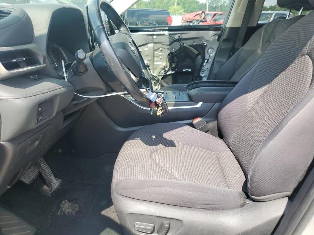 5TDZZRAH0MS054942 - 2021 TOYOTA HIGHLANDER L SILVER photo 7