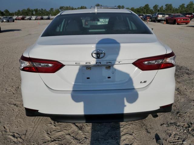 4T1C11AK6LU504982 - 2020 TOYOTA CAMRY LE WHITE photo 6