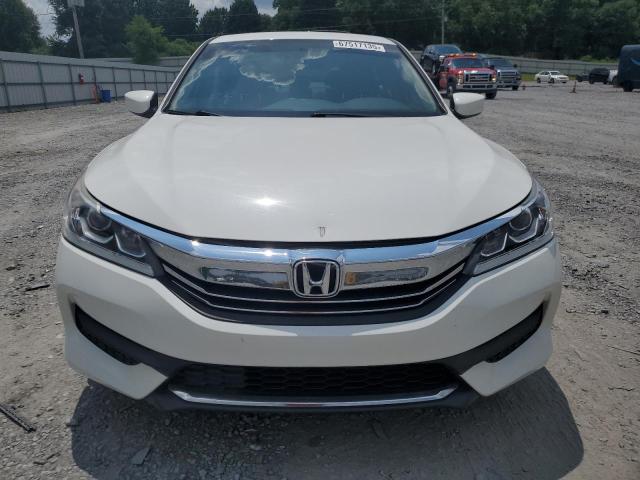 1HGCR2F37HA306572 - 2017 HONDA ACCORD LX 白色 照片 5