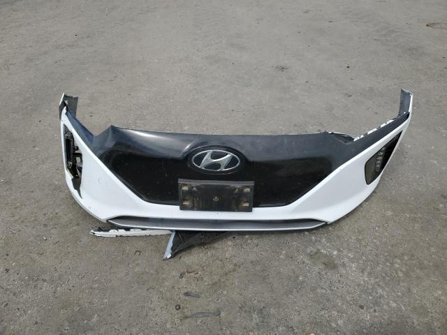 KMHC05LH3KU047574 - 2019 HYUNDAI IONIQ LIMITED WHITE photo 12