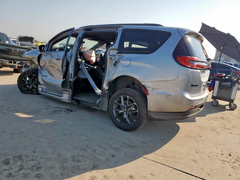 2C4RC1BG6MR540091 - 2021 CHRYSLER PACIFICA TOURING L SILVER photo 2