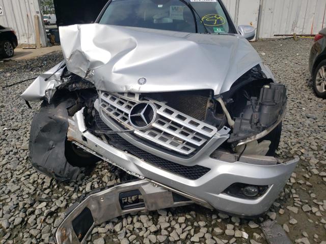 4JGBB86E19A488138 - 2009 MERCEDES-BENZ ML 350 SILVER photo 11