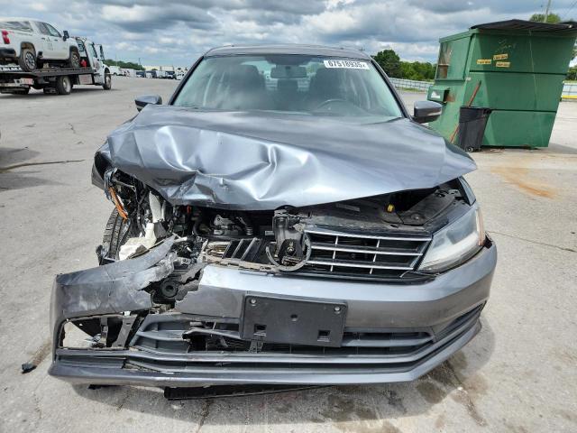 3VWDB7AJ9JM220857 - 2018 VOLKSWAGEN JETTA SE 灰色 照片 5