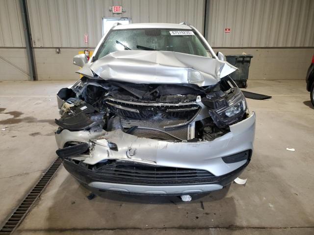 KL4CJASBXJB601334 - 2018 BUICK ENCORE PREFERRED SILVER photo 5