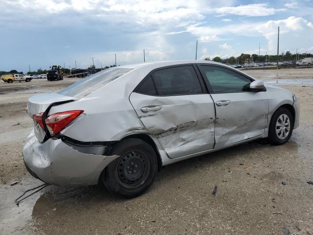 5YFBURHEXJP846001 - 2018 TOYOTA COROLLA L SILVER photo 3