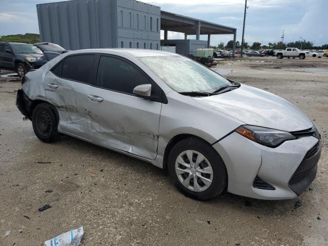 5YFBURHEXJP846001 - 2018 TOYOTA COROLLA L SILVER photo 4