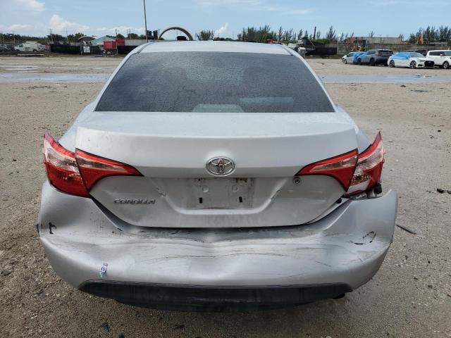 5YFBURHEXJP846001 - 2018 TOYOTA COROLLA L SILVER photo 6