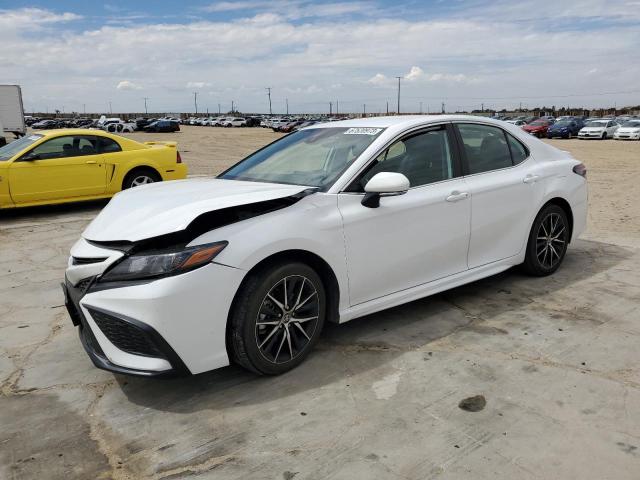 4T1G31AK0PU605596 - 2023 TOYOTA CAMRY SE NIGHT SHADE WHITE photo 1