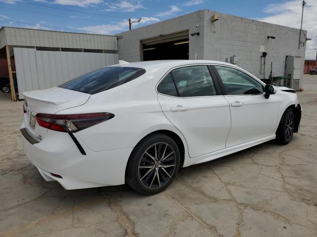 4T1G31AK0PU605596 - 2023 TOYOTA CAMRY SE NIGHT SHADE WHITE photo 3