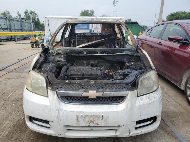 KL1TD56EX9B336135 - 2009 CHEVROLET AVEO LS WHITE photo 5