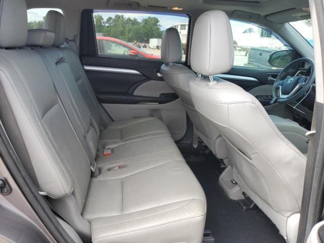 5TDKKRFH9GS158946 - 2016 TOYOTA HIGHLANDER XLE SILVER photo 11
