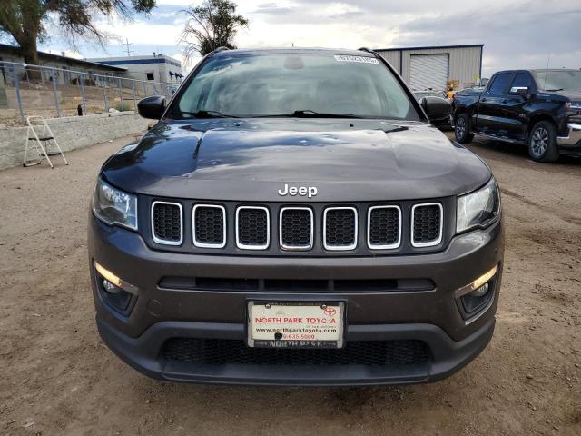 3C4NJCBB1KT658449 - 2019 JEEP COMPASS LATITUDE ნაცრისფერი ფოტო 5