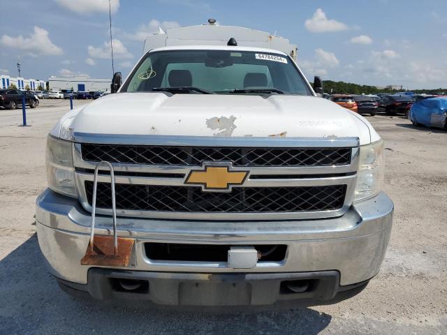 1GB3CZCG7DF150857 - 2013 CHEVROLET SILVERADO C3500 WHITE photo 5