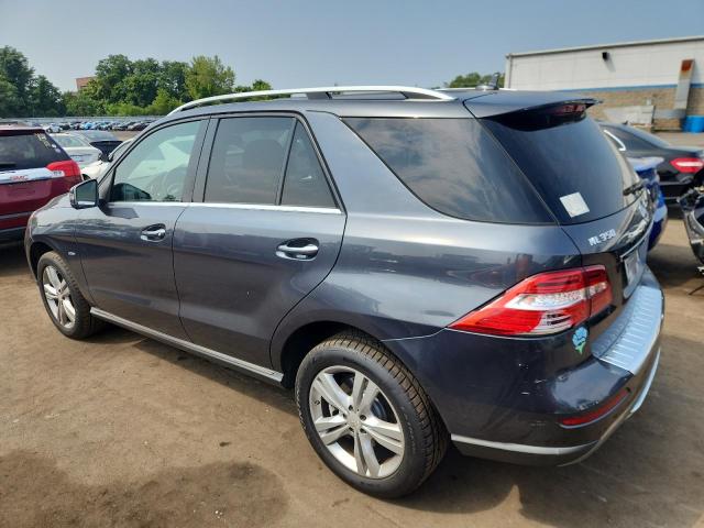 4JGDA5HB2CA052709 - 2012 MERCEDES-BENZ ML 350 4MATIC BLUE photo 2