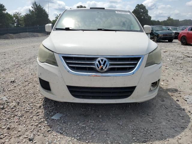 2V4RW3D10AR209360 - 2010 VOLKSWAGEN ROUTAN SE WHITE photo 5