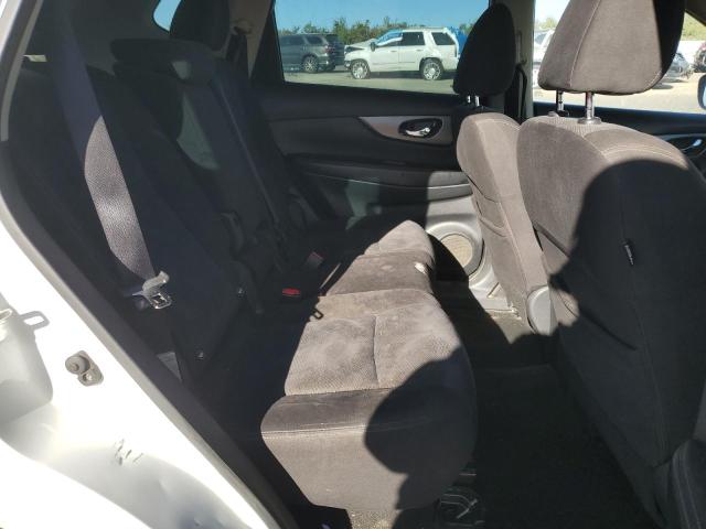 KNMAT2MT4GP619763 - 2016 NISSAN ROGUE S WHITE photo 11
