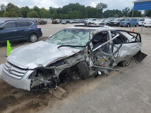 2005 TOYOTA AVALON XL, 