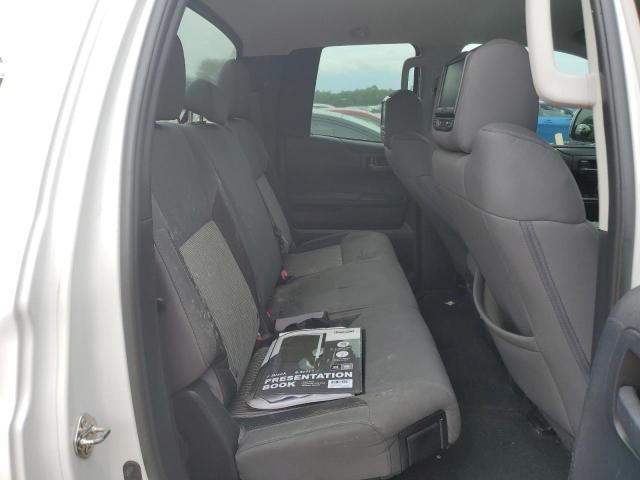 5TFRM5F15GX095374 - 2016 TOYOTA TUNDRA DOUBLE CAB SR/SR5 WHITE photo 10