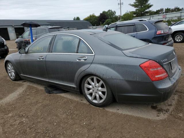 WDDNG86X67A117712 - 2007 MERCEDES-BENZ S 550 4MATIC GRAY photo 2