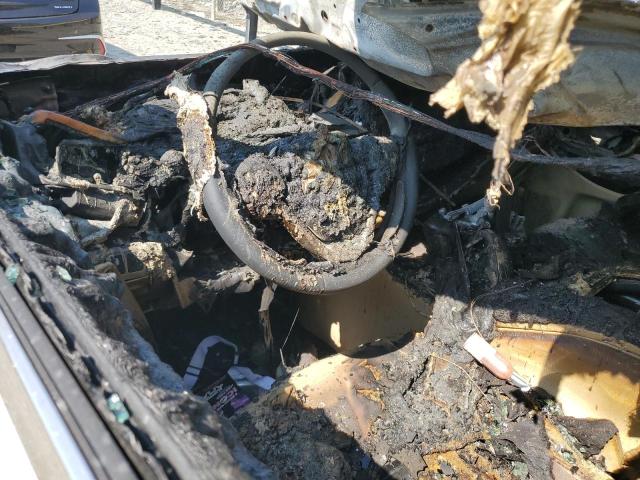 5TDJKRFH7GS278322 - 2016 TOYOTA HIGHLANDER XLE WHITE photo 8