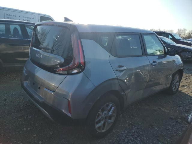 KNDJ23AU2P7883022 - 2023 KIA SOUL LX GRAY photo 3