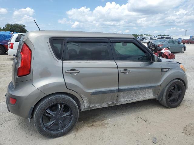 KNDJT2A55D7511332 - 2013 KIA SOUL GRAY photo 3