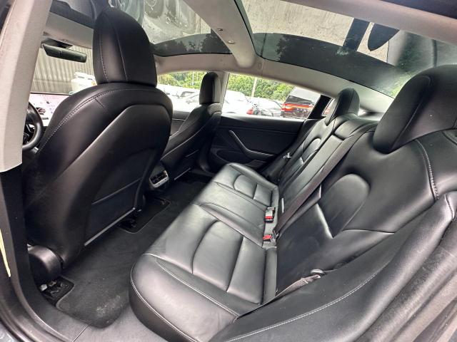 5YJ3E1EB1JF119497 - 2018 TESLA MODEL 3 ნაცრისფერი ფოტო 11