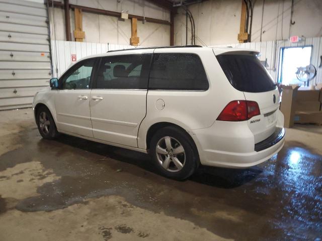 2V4RW3DGXBR785706 - 2011 VOLKSWAGEN ROUTAN SE WHITE photo 2