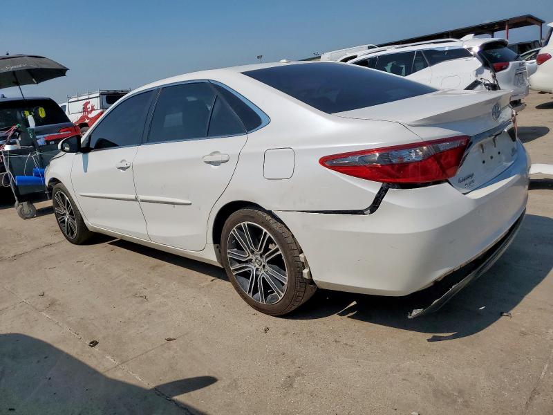 4T1BF1FK1GU549825 - 2016 TOYOTA CAMRY LE WHITE photo 2