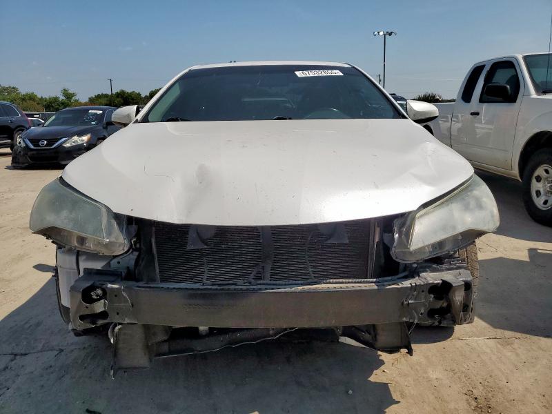 4T1BF1FK1GU549825 - 2016 TOYOTA CAMRY LE WHITE photo 5