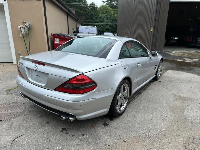 WDBSK75F23F029475 - 2003 MERCEDES-BENZ SL 500R GRAY photo 4