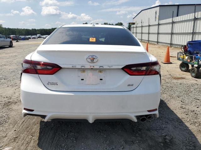 4T1T11AK7RU898419 - 2024 TOYOTA CAMRY SE NIGHT SHADE WHITE photo 6