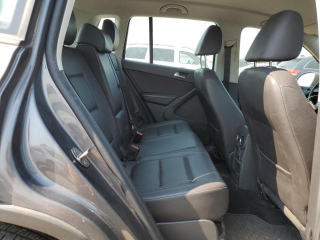 WVGAV7AX0GW528084 - 2016 VOLKSWAGEN TIGUAN S ნაცრისფერი ფოტო 11