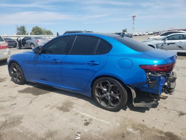 ZARFAMBNXK7605022 - 2019 ALFA ROMEO GIULIA TI Blau Foto 2