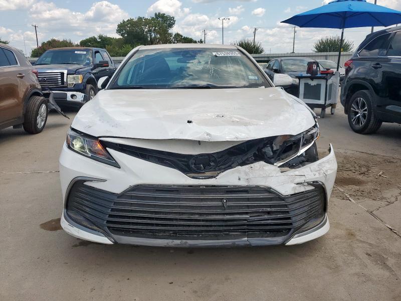 4T1C11AK5PU176797 - 2023 TOYOTA CAMRY LE WHITE photo 5