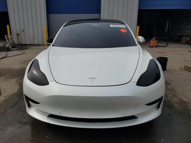 5YJ3E1EB1KF413645 - 2019 TESLA MODEL 3 Biały zdjęcie 5