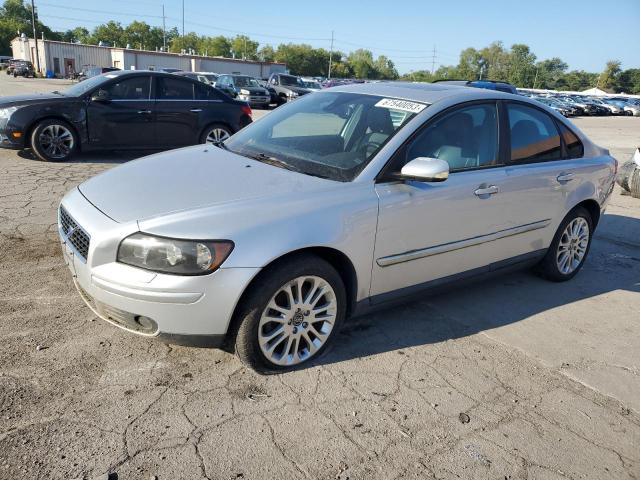 YV1MH682X52072302 - 2005 VOLVO S40 T5 SILVER photo 1