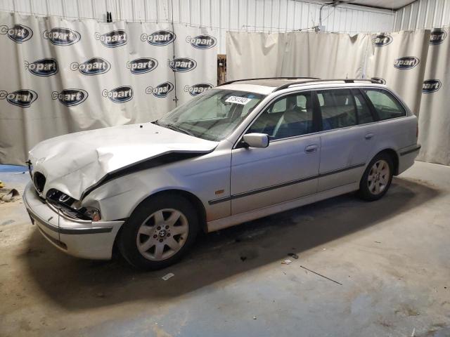 WBADP6343XBV61982 - 1999 BMW 528 IT AUTOMATIC Silber Foto 1