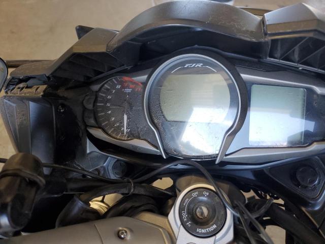 JYARP30N9KA000572 - 2019 YAMAHA FJR1300 AE SILVER photo 8