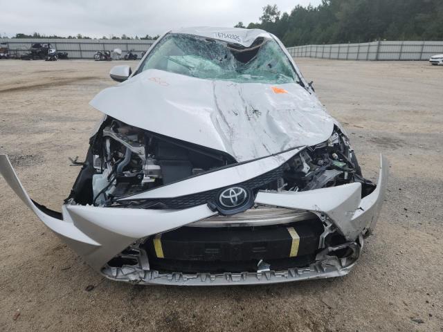 5YFEPRAE6LP047611 - 2020 TOYOTA COROLLA LE ვერცხლისფერი ფოტო 5