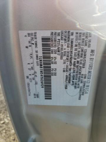 1LNHM81W54Y626929 - 2004 LINCOLN TOWN CAR EXECUTIVE SILVER photo 12