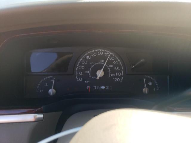 1LNHM81W54Y626929 - 2004 LINCOLN TOWN CAR EXECUTIVE SILVER photo 9