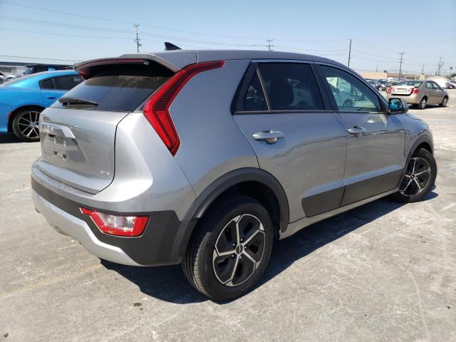 KNDCP3LE0P5089955 - 2023 KIA NIRO LX SILVER photo 3