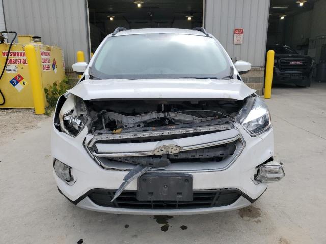 1FMCU0GD1JUC07318 - 2018 FORD ESCAPE SE WHITE photo 5
