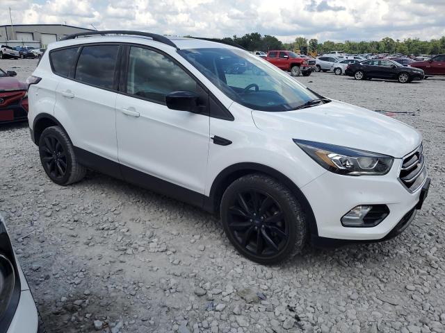1FMCU0GD5JUD04604 - 2018 FORD ESCAPE SE Biały zdjęcie 4