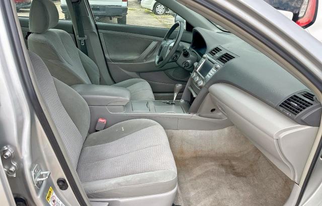 4T1BF3EKXAU071859 - 2010 TOYOTA CAMRY BASE SILVER photo 5