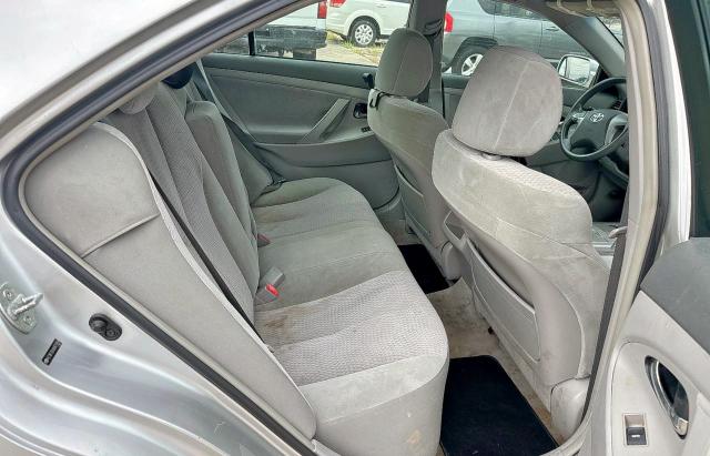 4T1BF3EKXAU071859 - 2010 TOYOTA CAMRY BASE SILVER photo 6