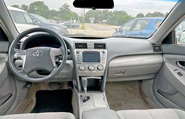 4T1BF3EKXAU071859 - 2010 TOYOTA CAMRY BASE SILVER photo 9